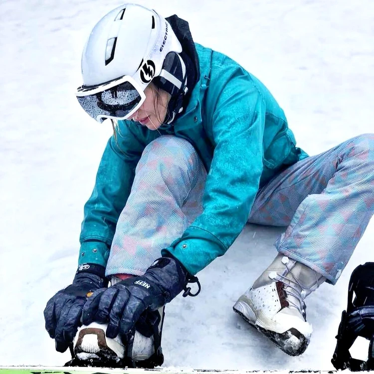 1 andreea perju sport nou snowboard 1 jpg jpeg