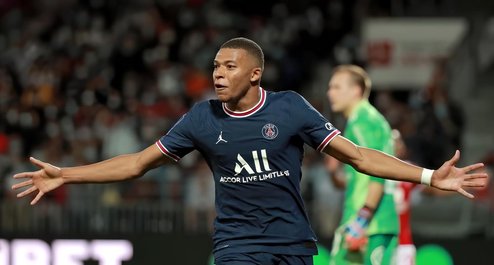Reacția lui Kylian Mbappe, după ce a fost scos din teren la pauză. Explicația lui Luis Enrique