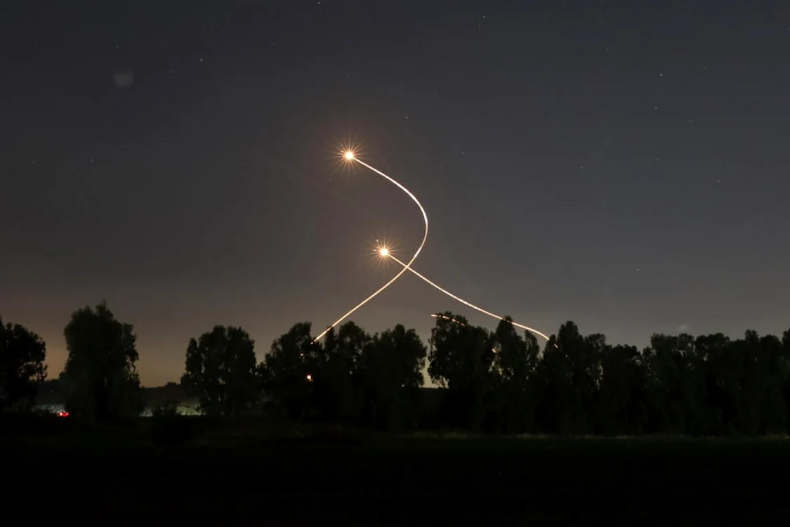 Sistemul de apărare „Domul de Fier” neutralizând o rachetă lansată din Fâşia Gaza FOTO EPA-EFE