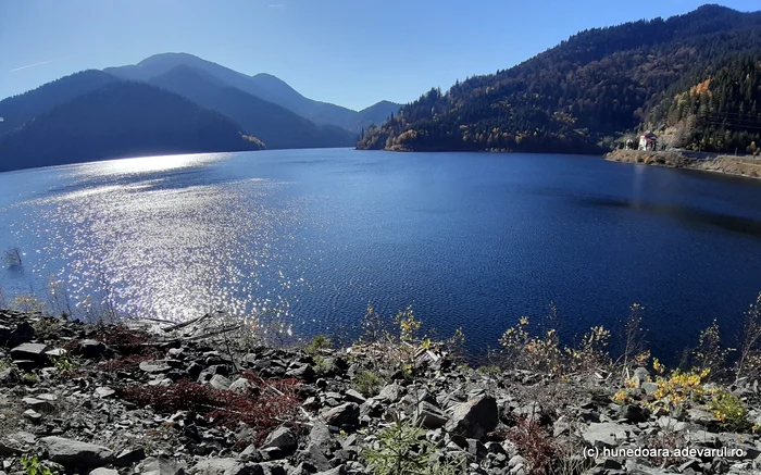 Lacul Gura Apelor din Retezat. Foto: Daniel Guță ADEVĂRUL