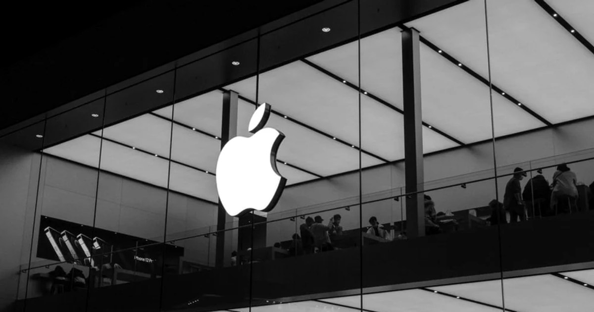 Apple activează AI pe dispozitivele sale, dar suspendă rezumarea pentru știri