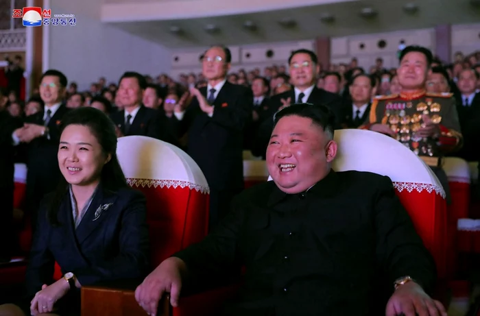 Kim Jong-Un şi Ri Sol-Ju foto: AFP PHOTO/KCNA VIA KNS
