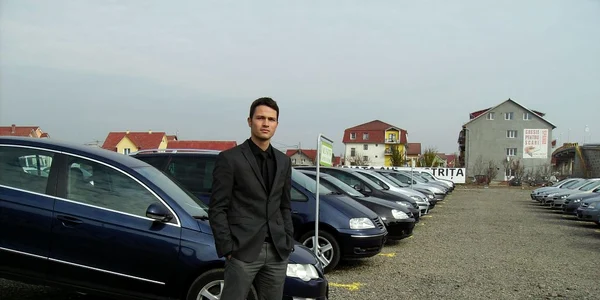 Robert Sighiartău crede că teama taxelor din 2011 îi determină pe bistriţeni să cumepre maşini second 