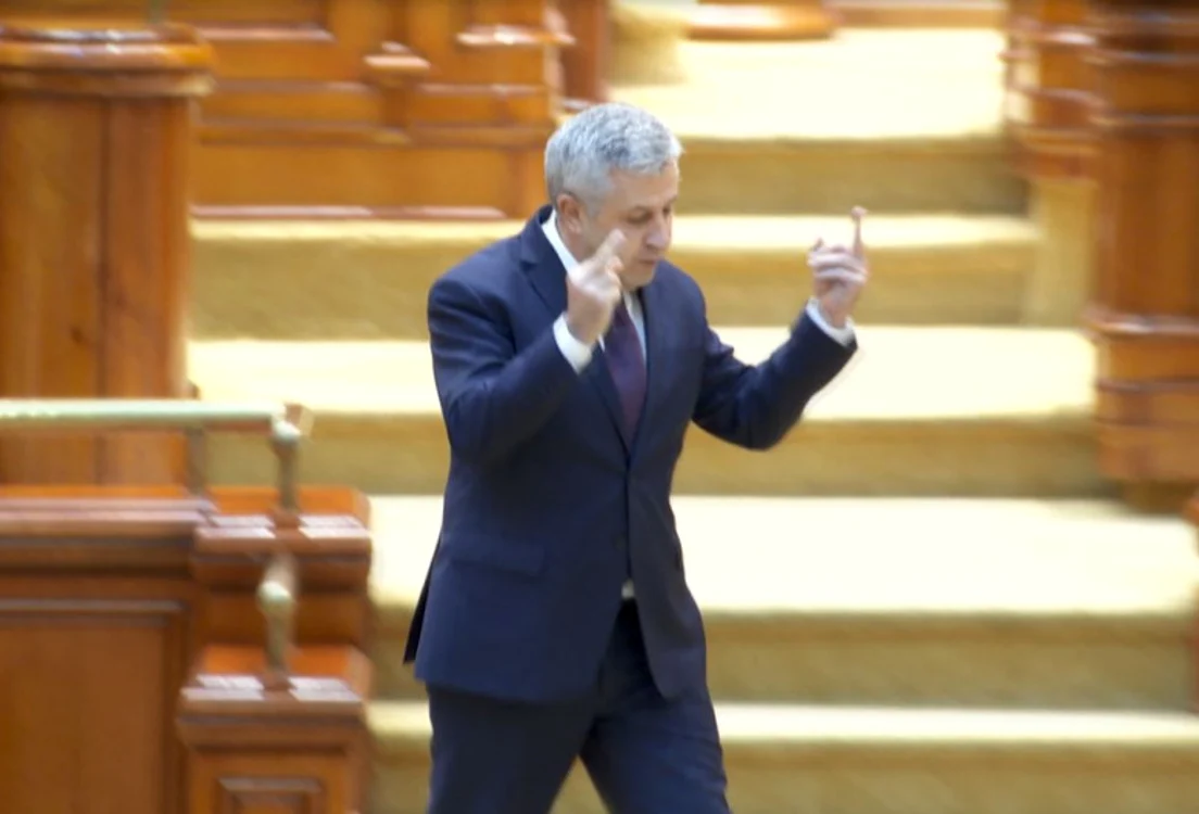 Gestul obscen făcut de Florin Iordache de la tribuna Camerei Deputaților