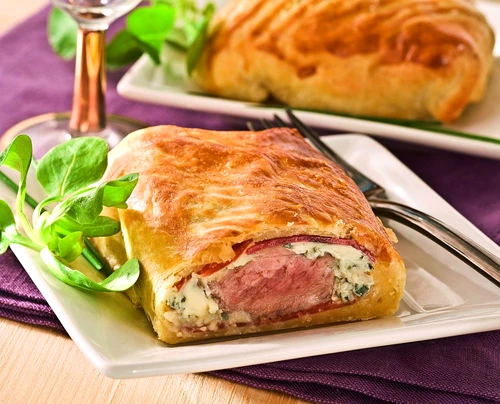 placinta umpluta cu carne si branza jpeg