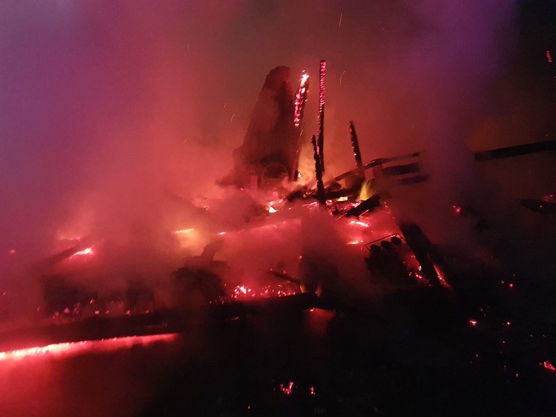 Incendiu devastator într-o gospodărie din Argeș. 50 de iepuri au murit