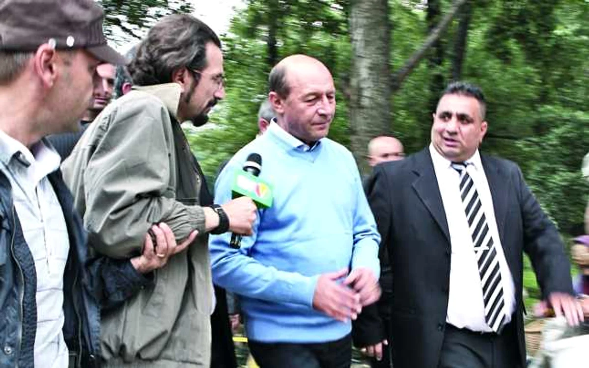 Traian Băsescu şi Sandu Anghel, alias Bercea Mondial FOTO Mediafax