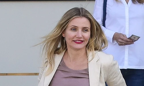 *EXCLUSIVE* Cameron Diaz has lunch with a friend at Waldorf Astoria Hotel jpeg