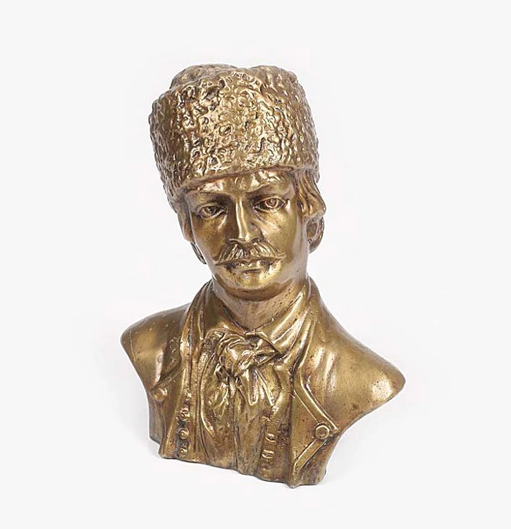 Statuetă decorativă înfățişându-l  pe „crăișorul munților”, Avram Iancu. Preț pornire: 150 de euro