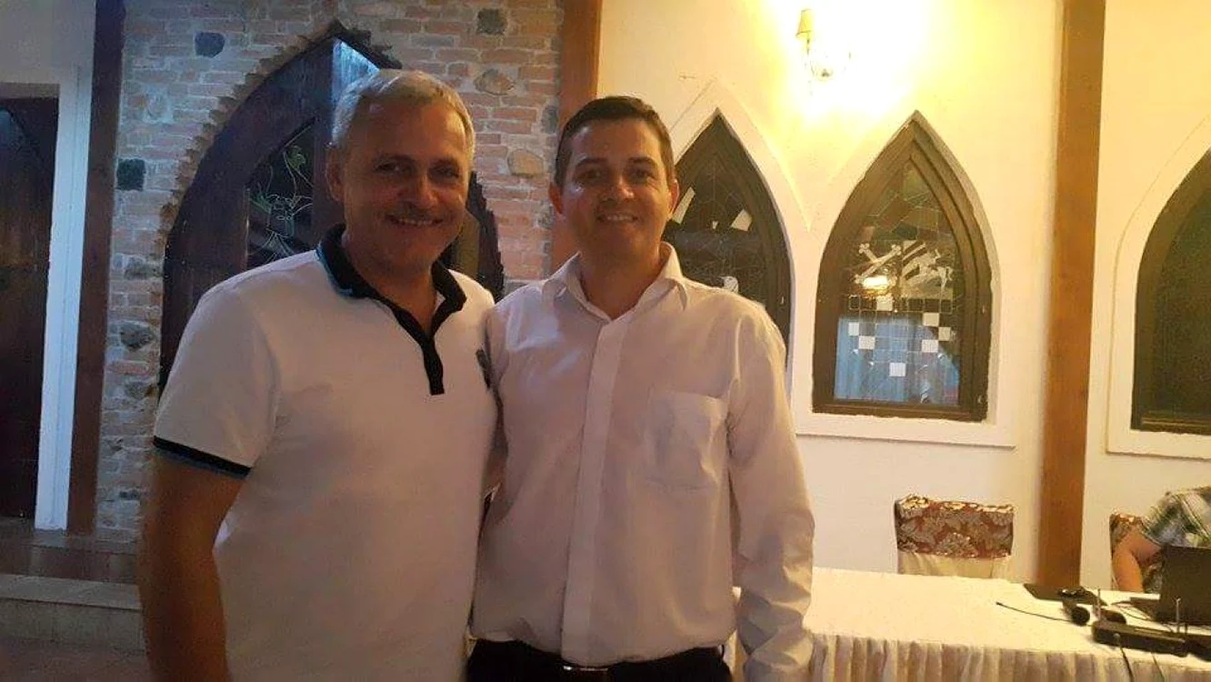 Secretarul de Stat la Ministerul Tineretului şi Sportului, Cosmin Butuza, alături de liderul PSD Liviu Dragnea. Foto: Facebook.
