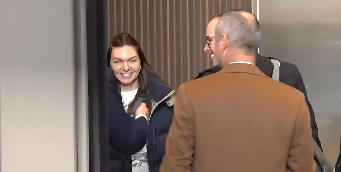 Simona Halep și avocații său au fost tot un zâmbet la audierile de la TAS. Captură Antena 3
