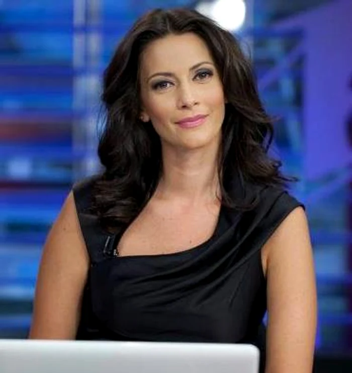 Andreea Berecleanu prezintă Observatorul de la ora 19.00 al Antenei 1Foto: Facebook