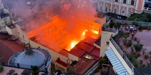 Sannazaro napoli incendiu jfif