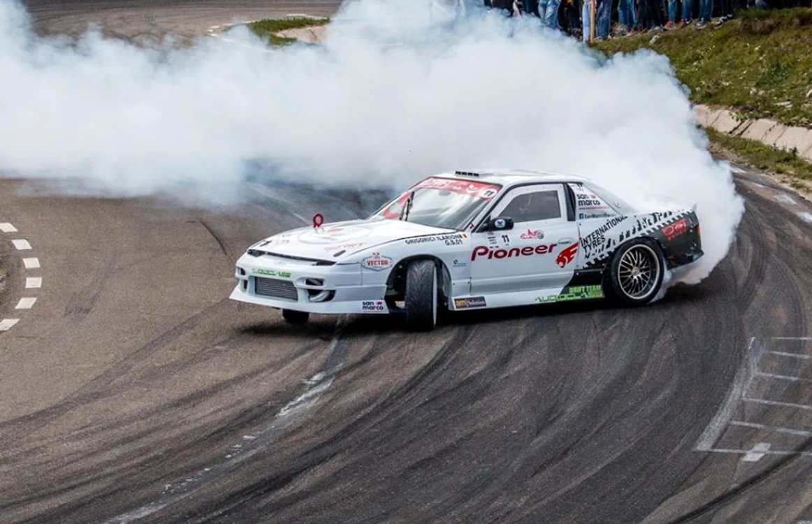 Etapă de drift pe TransRarău. FOTO Facebook/ Drift Rarau