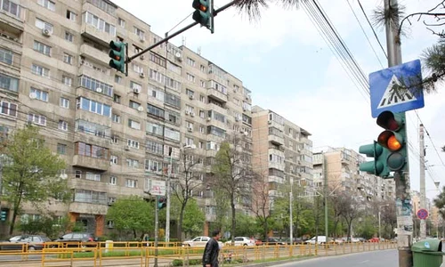 Semafoarele date  peste cap au pus  în pericol viaţa  pietonilor  jpeg