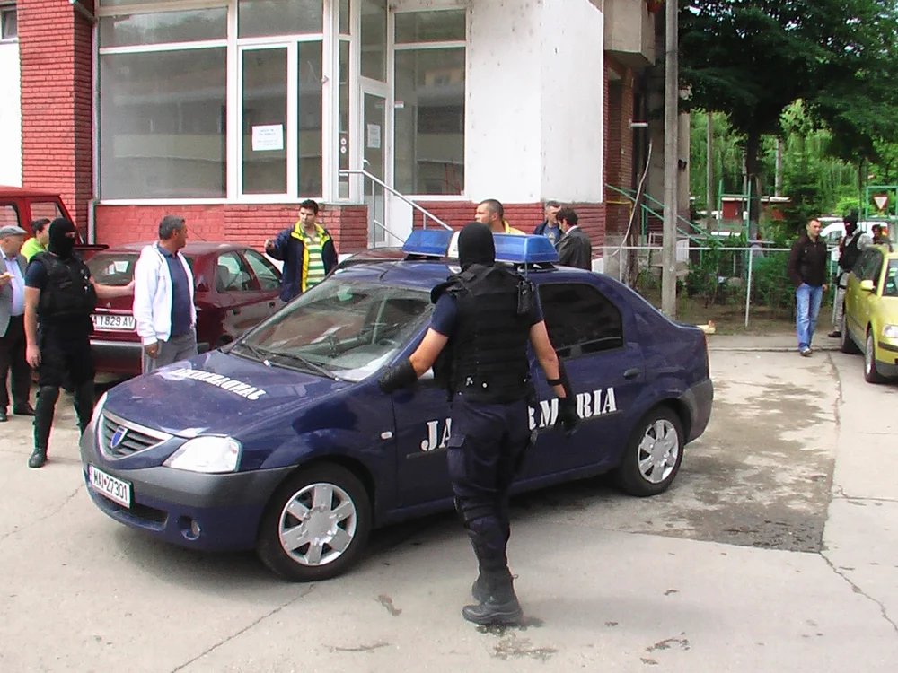 Un bărbat din Bucureşti, membru al clanului „Sportivilor“, arestat pentru şantaj şi cămătărie   FOTO Adevărul