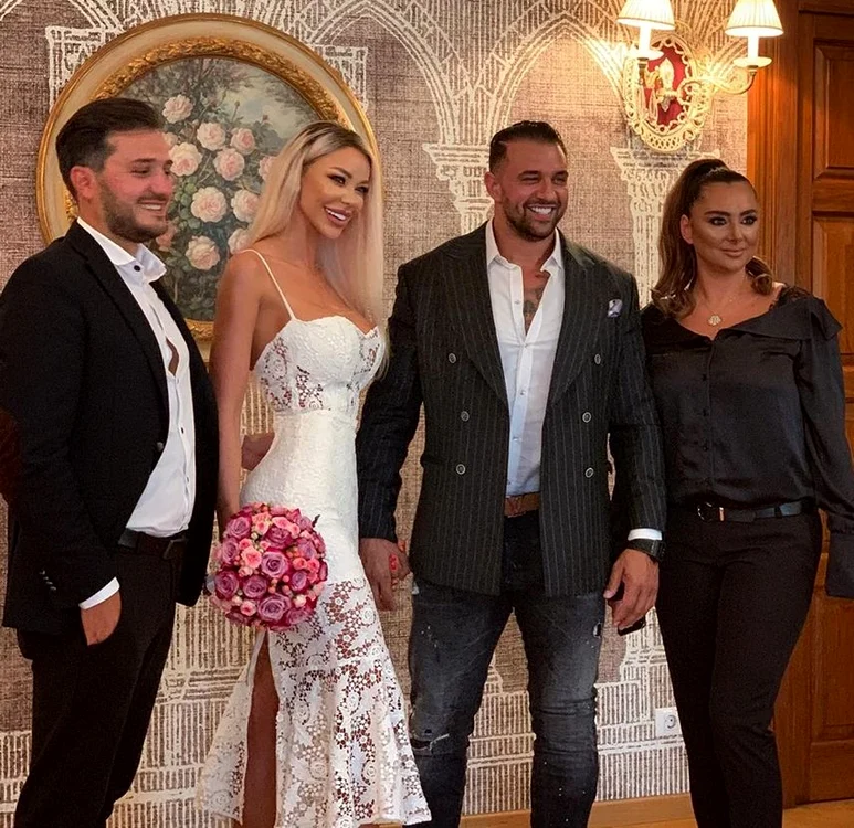 Bianca și Alex Bodi au avut aproape câțiva prieteni în marea zi