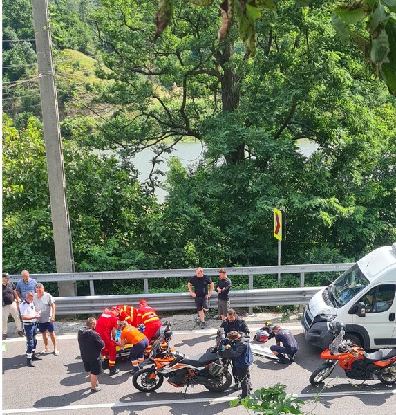 Două accidente într-o singură zi pe DN7, în Vâlcea. Carambol pe Valea Oltului, soldat cu o victimă