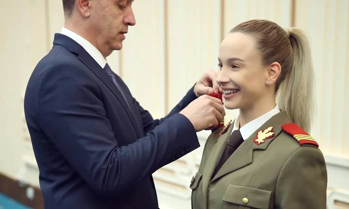 Sandra Izbasa grad militar de capitan jpeg