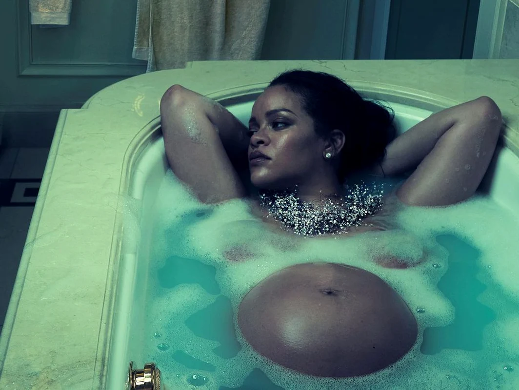 2 rihanna insarcinata in revista vogue 4 jpg jpeg
