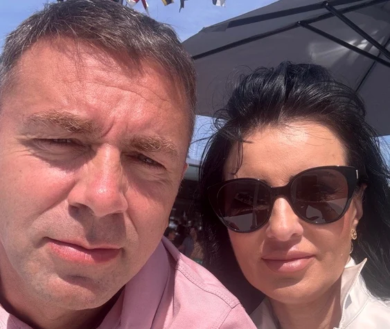 Doctorița de la Spitalul Județean de Urgență Bacău și soțul ei FOTO: Facebook