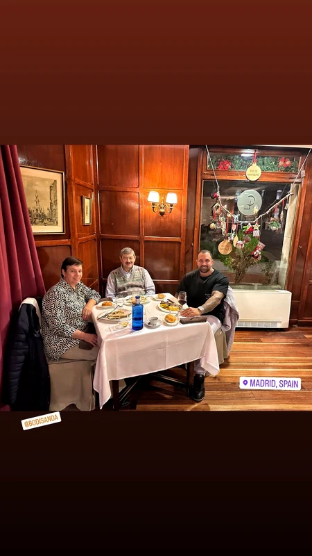 Alex Bodi, alături de părinții săi, în Madrid