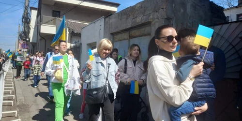 Femei şi copii ucraineni au protestat în faţa Consulatului general al Federaţiei Ruse FOTO Mariana Iancu 