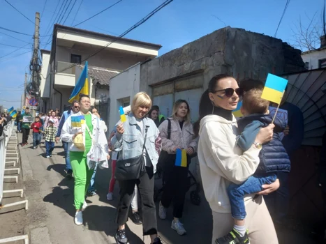 Femei şi copii ucraineni au protestat în faţa Consulatului general al Federaţiei Ruse FOTO Mariana Iancu 