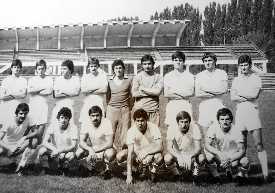 Corvinul Hunedoara în 1980. Foto Aurel Herlea