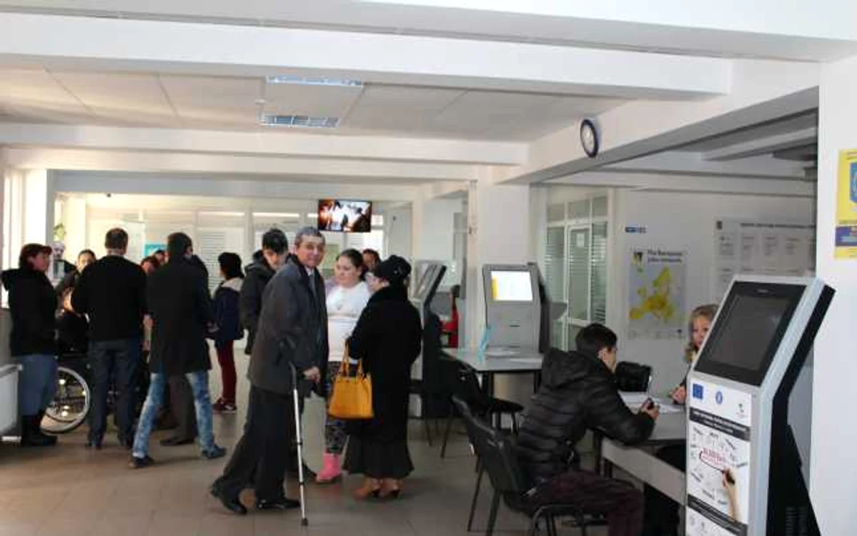Peste 30 de persoane cu handicap au participa la Bursa locurilor de muncă din Gorj