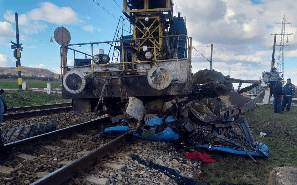 Accident feroviar în Gorj. Tractor lovit de o drezină 