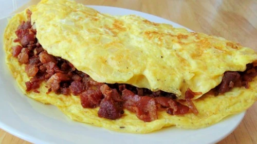 Omleta cu bacon, un pericol! Combinaţiile alimentare pe care ar trebui să le evitaţi jpeg