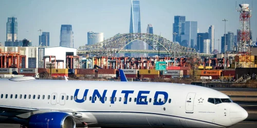 united airlines plane webp