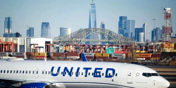 united airlines plane webp