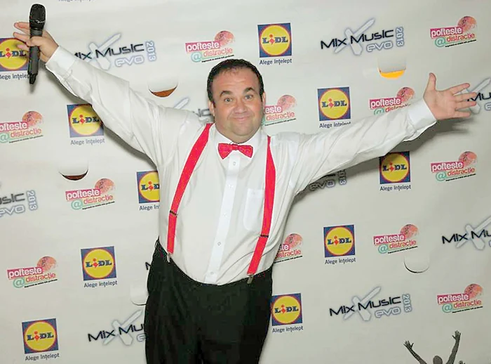 Organizatorul de spectacole Marius Gavrilă continuă să o facă praf pe solistă