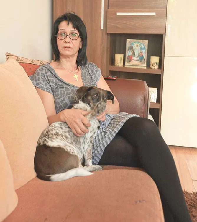 
    Elena Ploieşteanu rămâne cu  regretul că a trăit mai bine de 40  de ani alături de un bărbat infidel  
