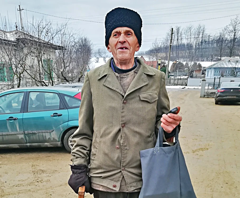 “Se desfătau  departe de ochii  prostimii”,  îşi aminteşte  nea Mitruţă