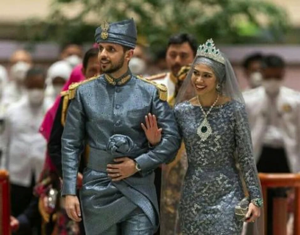 Prinţesa Fadzillah Lubabul a Bruneiului şi soţul ei Abdallah Mahmoud Al-Hashemi, la un banchet regal, pe 24 ianuarie 2022.