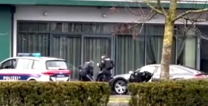 Irakianul de 41 de ani și-a înjunghiat soția româncă și a furat o armă de la un polițist