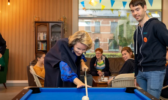 Regina Matilde știe să joace și biliard   FOTO Casa Regală belgiană (9) jpg
