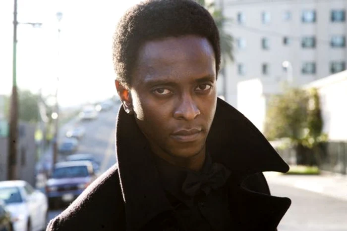 Edi este un actor american de origine kenyană