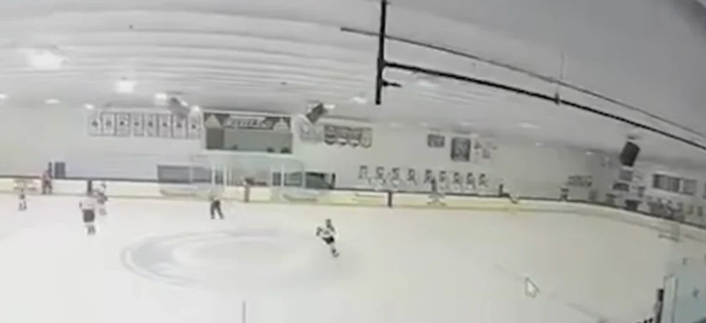 Atac armat la un meci de hochei în SUA. Doi morți și trei răniți în stare critică