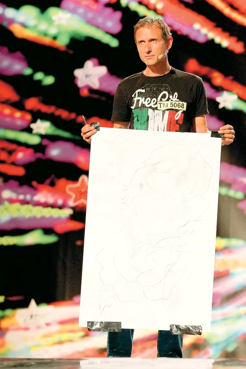 Cătălin Mihalache i-a cucerit pe loc pe Andra, Mihai Petre şi Andi Moisescu