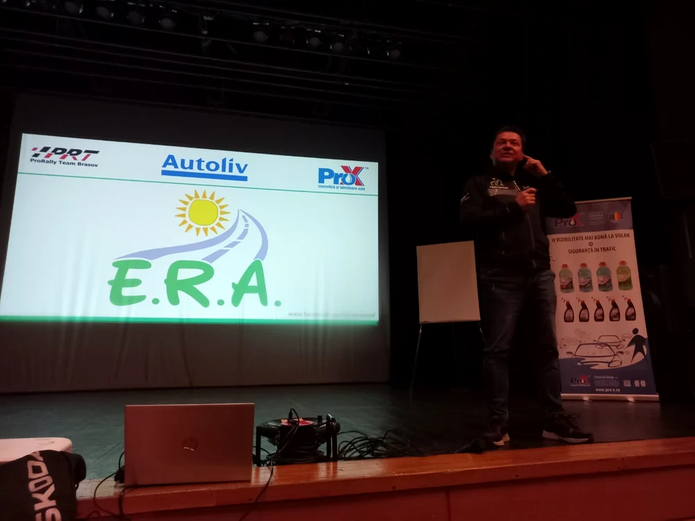 Dan Gîrtofan îi cucerește pe elevii brașoveni cu un program de educație rutieră FOTO Ioan Buciumar