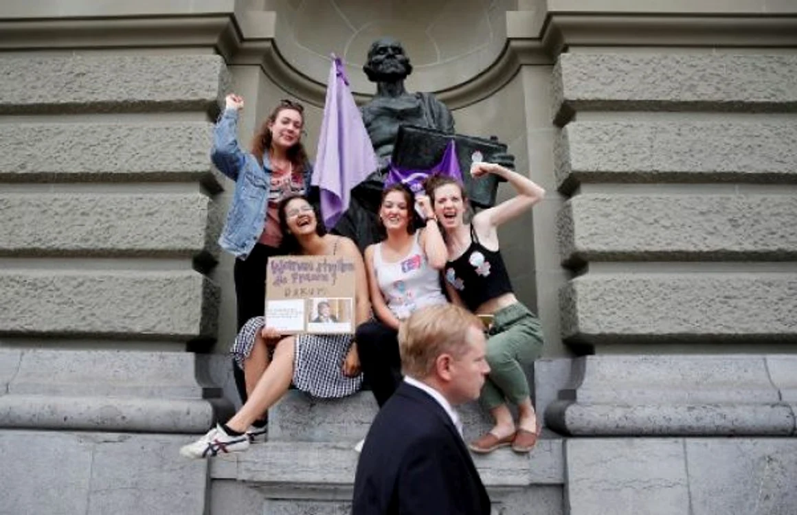 Proteste/greva femei Elvetia FOTO AFP