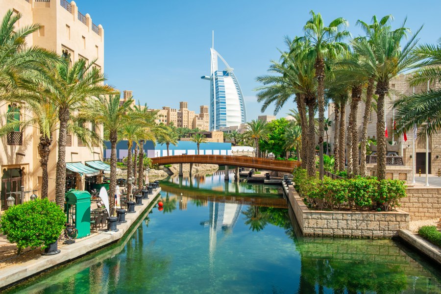 Românii, îngrijorați de soarta concediilor programate în Dubai. „Avem vacanța pe 7 martie și nu știu ce să facem. Cum să procedăm?”