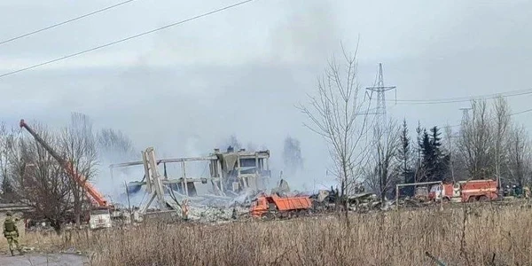 Cladire distrusa in Makiivka jpg