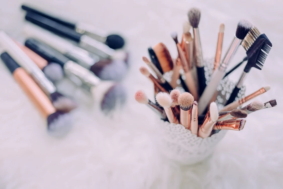 Pensule machiaj. Foto: Unsplash