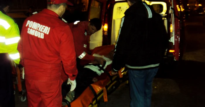 Echipajele SMURD şi de pe Ambulanţă sosite la locul accidentului nu au mai putut face nimic pentru bărbat