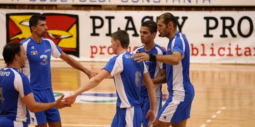 Constănţenii îşi apără poziţia de lider